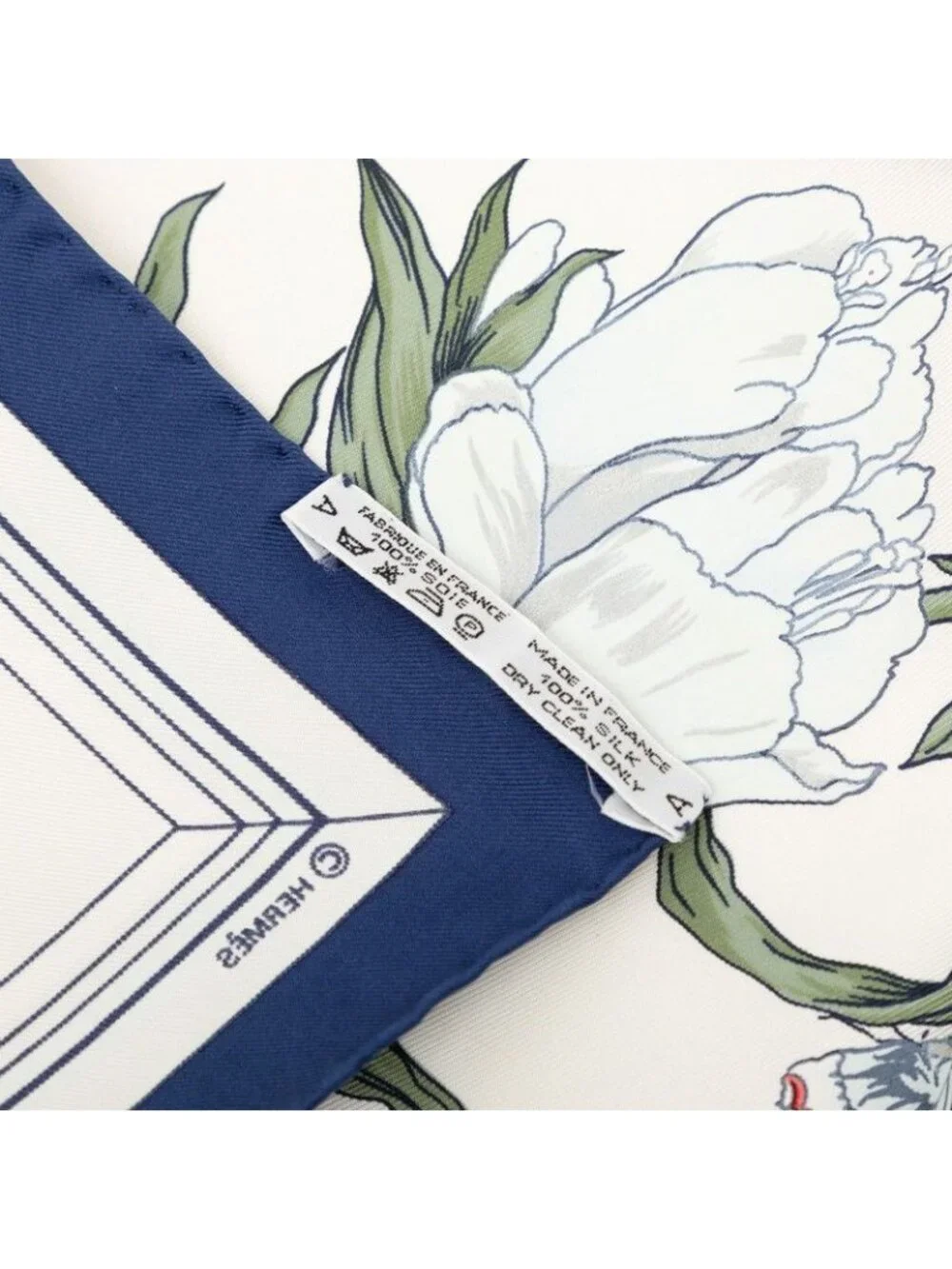Hermes Carre 90 Quai Aux Fleurs Flower Blooming Coastal Street Scarf White Silk